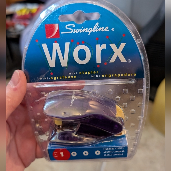 Swingline mini stapler with staples New - Picture 5 of 5